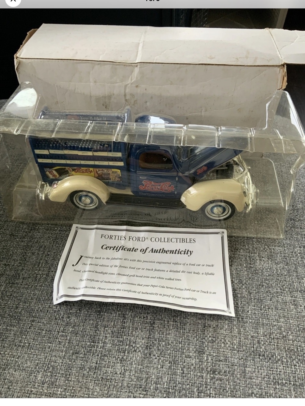 Vintage PEPSI COLA DELIVERY 1940 FORD DIECAST TRUCK STILL IN ORIGINAL BOX W/COA